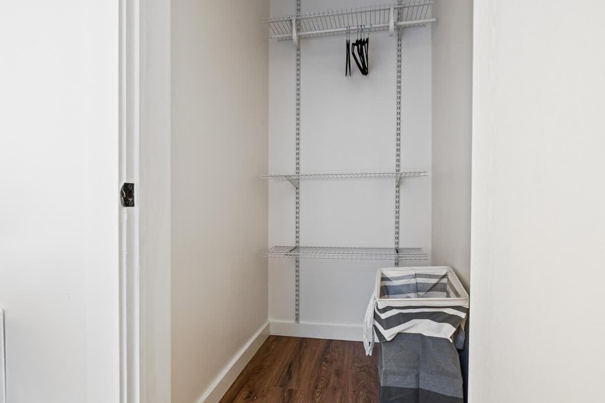 Near Stadium 2 Bdrm House W Fire Pit Free Wifi