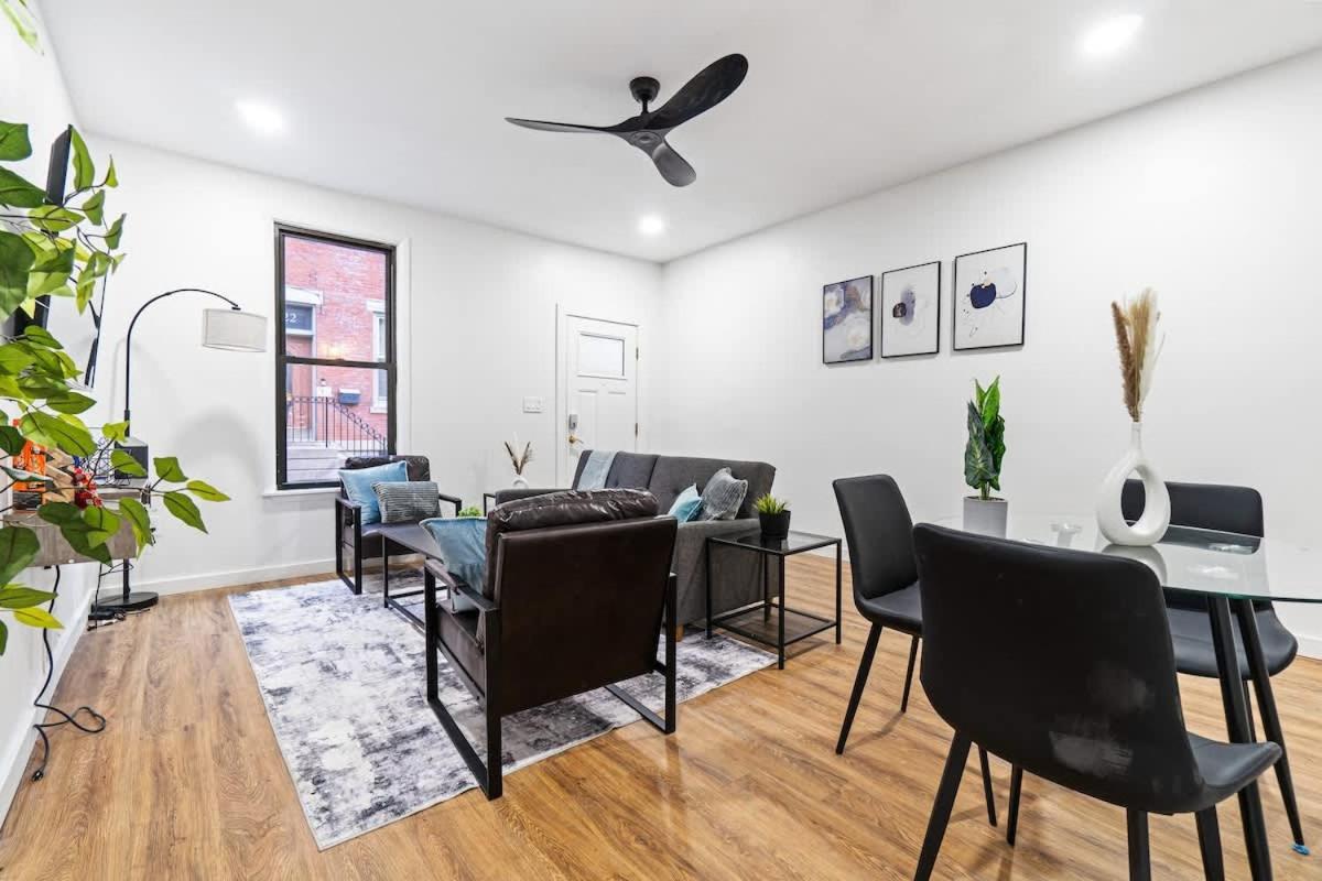 Near Stadium 2 Bdrm House W Fire Pit Free Wifi *
